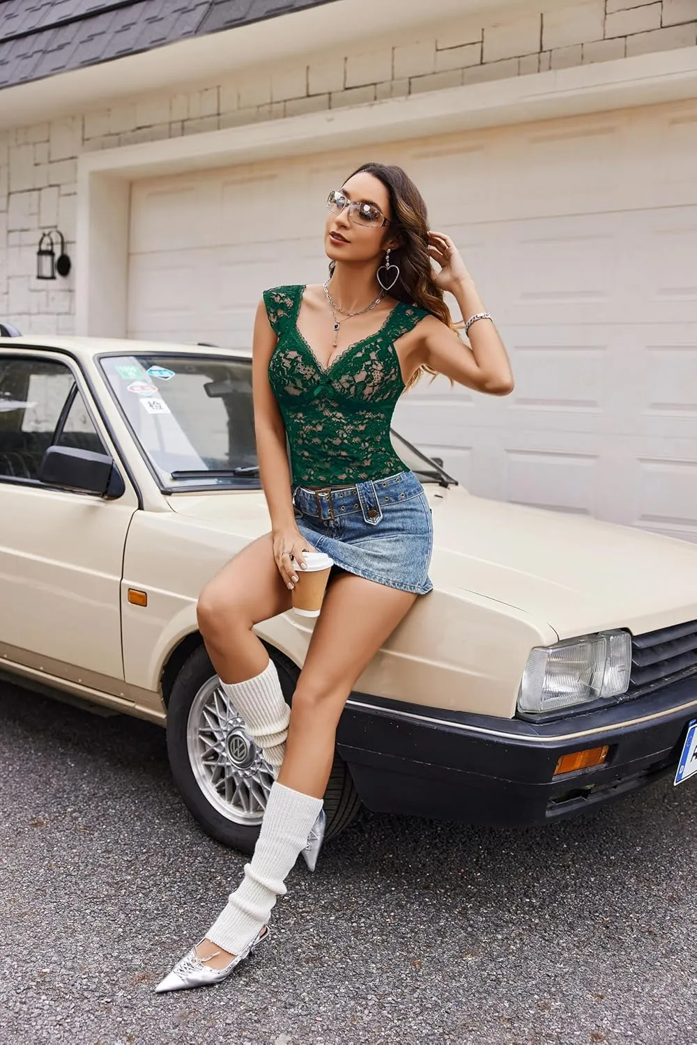 Avidlove Lace Tops for Women V Neck Crop Camisole Sleeveless Sexy Y2k Shirt Going Out Outfits 2025 Trendy