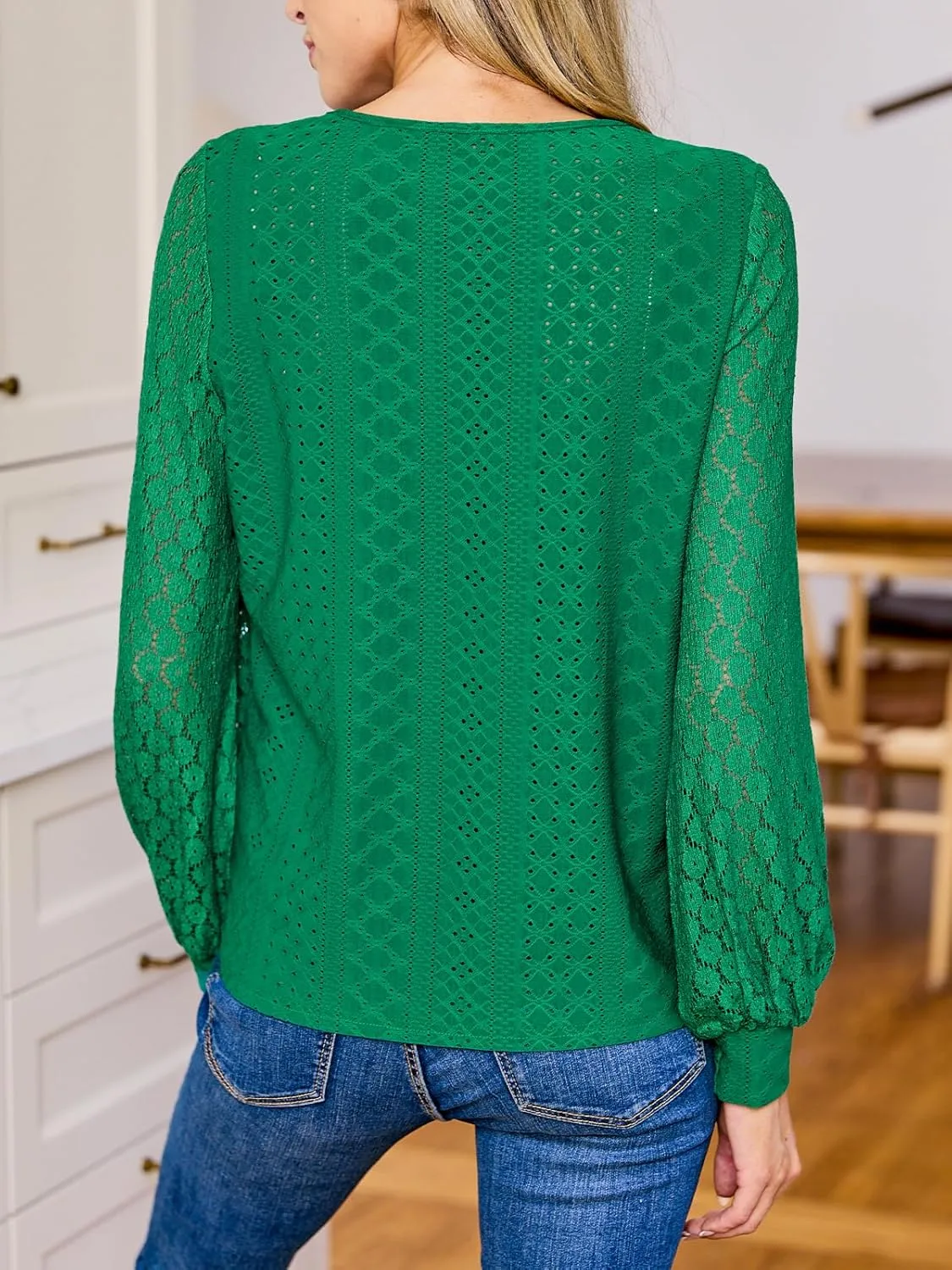 CUPSHE Long Sleeve Tops for Women Eyelet Scalloped Lace V Neck Blouse Casual Loose Fashion Shirts